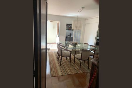 8_photo/94dce54c7b.b2517d34c228f0d2-ATLAS-664421e2-e8f9-42f2-a45d-6bfe7a4d4a2c.jpg de casa à venda com 5 quartos, 420m² em Jardim das Américas, Curitiba