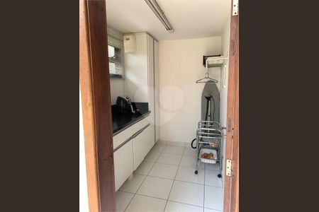 9_photo/94dce54c7b.b2517d34c228f0d2-ATLAS-6a2ac539-1f7a-4982-ae97-4cd7f4717b6a.jpg de casa à venda com 5 quartos, 420m² em Jardim das Américas, Curitiba