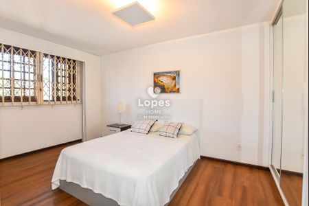 41_photo/94dce54c7b.b2517d34c228f0d2-ATLAS-e5a10d77-3cfe-4d6b-913f-33808ba9e6d8.jpg de casa à venda com 5 quartos, 420m² em Jardim das Américas, Curitiba