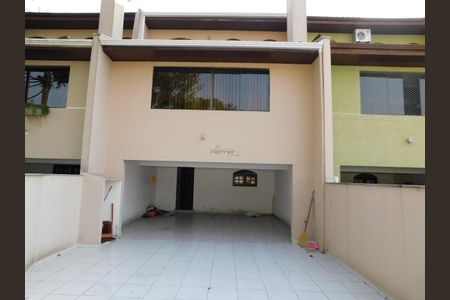 8_photo/94dce54db7.94eccd8fc9add72f-ATLAS-383f75b0-13cf-42da-a7ce-6f9e3733263a.jpg de casa à venda com 4 quartos, 240m² em Jardim das Américas, Curitiba