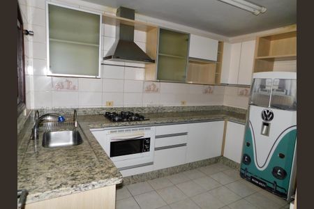 7_photo/94dce54db7.94eccd8fc9add72f-ATLAS-54bbf3e7-cea7-47bc-890d-86fc530141ea.jpg de casa à venda com 4 quartos, 240m² em Jardim das Américas, Curitiba