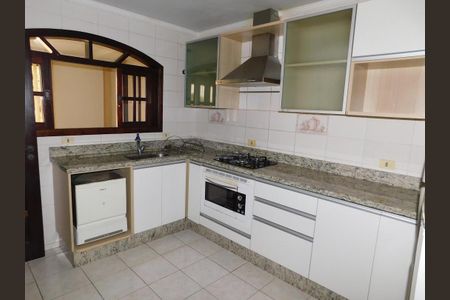 4_photo/94dce54db7.94eccd8fc9add72f-ATLAS-f1a23695-42e9-40e2-b2e2-340217a00c3d.jpg de casa à venda com 4 quartos, 240m² em Jardim das Américas, Curitiba