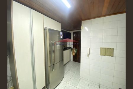 6_photo/94dce54eb9.3d1c0b7fb4efb953-ATLAS-db3355a1-40bf-4a35-af02-5cf9b175460b.jpg de casa à venda com 3 quartos, m² em Jardim das Américas, Curitiba