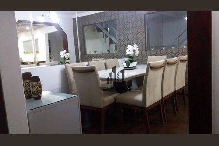 4_photo/94dce54ee1.2f15d505e37c7ac5-ATLAS-3b7ef20e-833f-4da7-950a-ff4a1807f37b.jpg de casa à venda com 3 quartos, 180m² em Cajuru, Curitiba