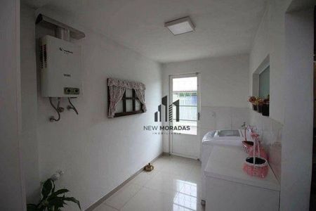 8_photo/94dce54ee1.2f15d505e37c7ac5-ATLAS-e65fd4dc-62b1-41ff-86e2-10cd47368a32.jpg de casa à venda com 3 quartos, 180m² em Cajuru, Curitiba