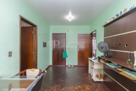 3_photo/94dce54eff.ceff8192393c33de-ATLAS-04f8b428-dafe-44bb-b82c-e8f72114e46b.jpg de casa à venda com 3 quartos, 111m² em Cajuru, Curitiba