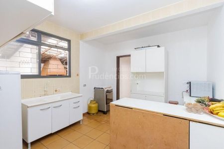 11_photo/94dce54eff.ceff8192393c33de-ATLAS-2499f36d-c46d-4903-9eb6-c80cba3ddc05.jpg de casa à venda com 3 quartos, 111m² em Cajuru, Curitiba