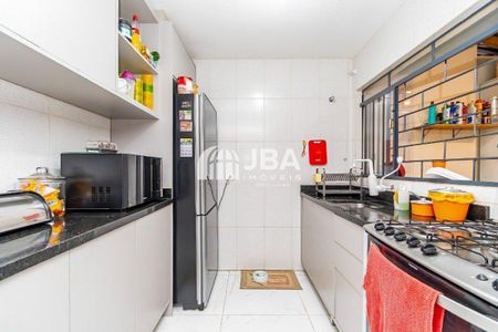 4_photo/94dce54f0d.3a33dc70d9a40055-ATLAS-fe0eca7e-a4fe-4836-bf7f-36833144d207.jpg de casa à venda com 0 quarto, 82m² em Cajuru, Curitiba