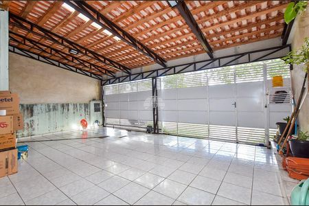 4_photo/94dce54f1d.debc28f122e25a24-ATLAS-1ad942c9-bf81-4ff2-a865-16be637bf31d.jpg de casa à venda com 3 quartos, 113m² em Cajuru, Curitiba