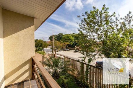 38_photo/94dce5513b.e8a0ff3923ec2af0-ATLAS-4d426fea-b976-428d-8e19-0f3984d19a5e.jpg de casa à venda com 4 quartos, 266m² em Cajuru, Curitiba