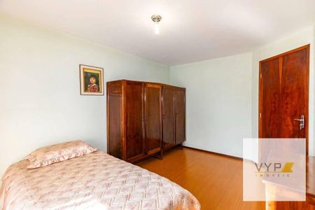 36_photo/94dce5513b.e8a0ff3923ec2af0-ATLAS-8e1a5a8e-911b-40dc-9e13-2ae1f4f8b944.jpg de casa à venda com 4 quartos, 266m² em Cajuru, Curitiba