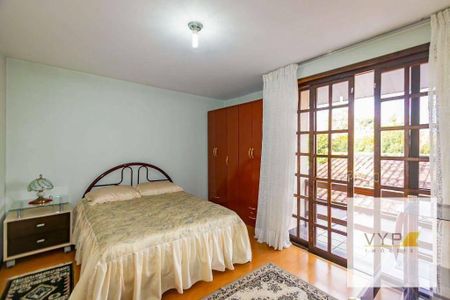 27_photo/94dce5513b.e8a0ff3923ec2af0-ATLAS-a8ebb4e4-c298-4669-b465-45109df6296f.jpg de casa à venda com 4 quartos, 266m² em Cajuru, Curitiba