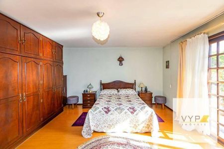 45_photo/94dce5513b.e8a0ff3923ec2af0-ATLAS-c0b55dcd-6f9f-445a-aef7-c7a55e3ebca8.jpg de casa à venda com 4 quartos, 266m² em Cajuru, Curitiba