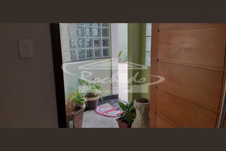 49_photo/94dce5552f.376a3f3aa7886716-ATLAS-8ba8da1f-611c-4531-b606-df195b3f77d2.jpg de casa à venda com 1 quarto, 200m² em Cajuru, Curitiba