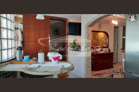 6_photo/94dce5552f.376a3f3aa7886716-ATLAS-b374f208-e8cb-49df-a734-b50eedfeddbc.jpg de casa à venda com 1 quarto, 200m² em Cajuru, Curitiba