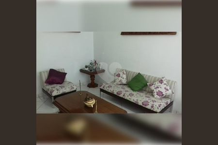 5_photo/94dce556b3.3fb4bb6867ac5dd3-ATLAS-46625f97-5a6a-4db4-ad40-a39ef61fe2fe.jpg de casa à venda com 3 quartos, 72m² em Cajuru, Curitiba