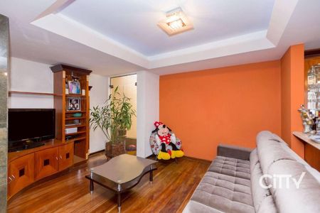 6_photo/94dce55947.4b31ccbd07ec468b-ATLAS-201731a2-62bd-4dda-87a8-af79d1923a1e.jpg de casa à venda com 4 quartos, 409m² em Cajuru, Curitiba