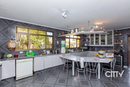 9_photo/94dce55947.4b31ccbd07ec468b-ATLAS-c3da9d1e-a8aa-4520-b0f3-cd9eeab173e2.jpg de casa à venda com 4 quartos, 409m² em Cajuru, Curitiba