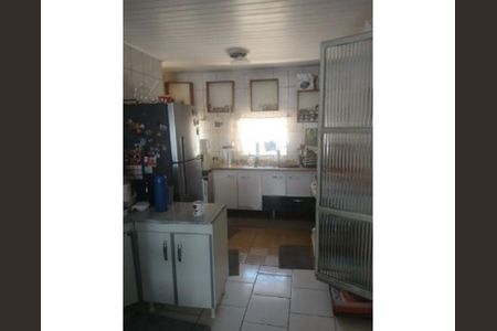 4_photo/94dce55c27.5e810ca64ece7dee-ATLAS-750e42f0-8276-4383-a46b-d59e48c67e66.jpg de casa à venda com 4 quartos, 130m² em Cajuru, Curitiba