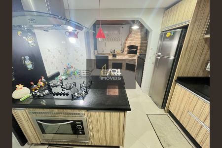 6_photo/94dce55c99.0473144d3f262afb-ATLAS-351afb9d-e8a6-49b0-bf40-d1885bb4bf17.jpg de casa à venda com 2 quartos, 88m² em Cajuru, Curitiba