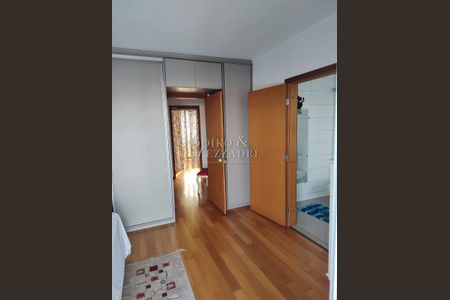 1_photo/94dce55d0b.dd63bef89a0f751f-ATLAS-0be8cfc1-ffdc-416e-a00c-b2bff4f69cad.jpg de casa à venda com 4 quartos, 240m² em Cajuru, Curitiba