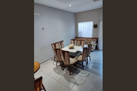 12_photo/94dce55d0b.dd63bef89a0f751f-ATLAS-5aed5749-2b90-4942-ac8c-7babfb997bc1.jpg de casa à venda com 4 quartos, 240m² em Cajuru, Curitiba