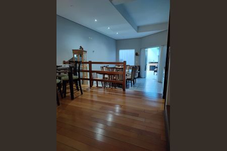 2_photo/94dce55dd1.dd63bef89a0f751f-ATLAS-1a097757-8624-482e-89b4-566eb8d0edd0.jpg de casa à venda com 4 quartos, 240m² em Cajuru, Curitiba