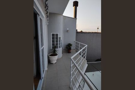 24_photo/94dce55dd1.dd63bef89a0f751f-ATLAS-706f42af-db78-4d2c-834e-602a64e4692c.jpg de casa à venda com 4 quartos, 240m² em Cajuru, Curitiba