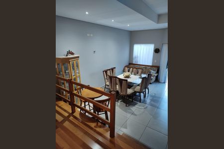 5_photo/94dce55dd1.dd63bef89a0f751f-ATLAS-c51afd4c-308a-4eb2-8e01-6ce18dc89cd3.jpg de casa à venda com 4 quartos, 240m² em Cajuru, Curitiba