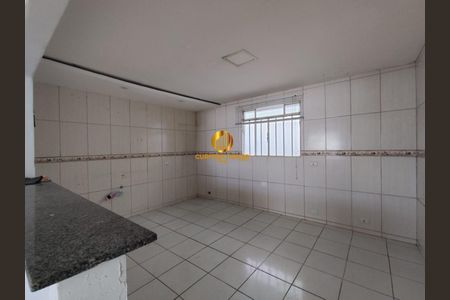 4_photo/94dce55f5d.2f35d73560ba15fa-ATLAS-630095e5-94ec-4e75-a1a3-932518ffc38e.jpg de casa à venda com 3 quartos, 100m² em Cajuru, Curitiba