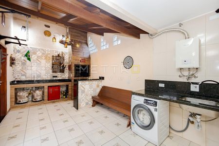7_photo/94dce56075.4f300a57a68809c0-ATLAS-31328fe2-754d-4e55-b231-345964cef5d5.jpg de casa à venda com 3 quartos, 188m² em Cajuru, Curitiba