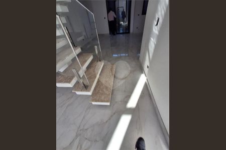 6_photo/94dce56511.8b238b2f56f58e8d-ATLAS-da81518a-65a0-4bed-9acd-e073d50ed533.jpg de casa à venda com 3 quartos, 120m² em Capão da Imbuia, Curitiba