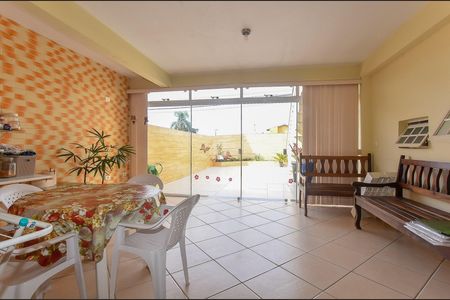 7_photo/94dce5673d.caf6c04f909f2ef2-ATLAS-866a4098-1762-42e6-8db7-1fbb6bb29d07.jpg de casa à venda com 3 quartos, 190m² em Cajuru, Curitiba