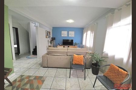 2_photo/94dce56773.2b4381d368a6f37f-ATLAS-e43e1a8d-7273-4c20-b556-65f0dfdbddf7.jpg de casa à venda com 5 quartos, 196m² em Cajuru, Curitiba