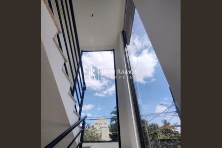 2_photo/94dce56783.aee49e73b172d5f5-ATLAS-4ec183a4-b910-401e-b221-ad544e8da71e.jpg de casa à venda com 3 quartos, 106m² em Cajuru, Curitiba