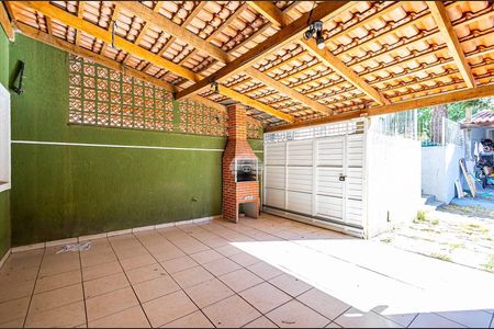 3_photo/94dce568c5.e047097f44eee808-ATLAS-dd68b219-d6a4-48bf-bb6c-f1c4697ebf1d.jpg de casa à venda com 3 quartos, 60m² em Cajuru, Curitiba