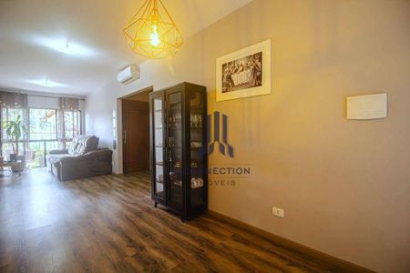 37_photo/94dce569ef.79518a11401aeb31-ATLAS-4aebe9fa-9c69-49a5-8a75-d8069bee2e7e.jpg de casa à venda com 4 quartos, 205m² em Cajuru, Curitiba
