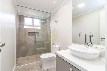 2_photo/94dce56a43.64b1cfad6bd383d8-ATLAS-03836618-eac0-4b92-b810-c2d0101b94a2.jpg de casa à venda com 4 quartos, 295m² em Cajuru, Curitiba