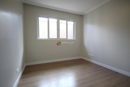 29_photo/94dce56a43.64b1cfad6bd383d8-ATLAS-8add50b2-2394-4ae4-be86-2a54a2ee268b.jpg de casa à venda com 4 quartos, 295m² em Cajuru, Curitiba