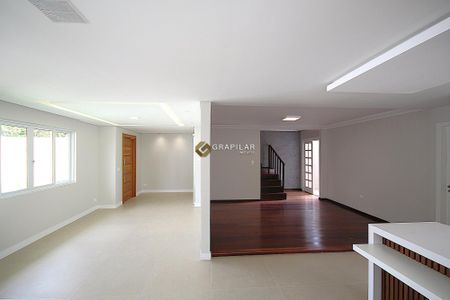 11_photo/94dce56a43.64b1cfad6bd383d8-ATLAS-a47262c8-a82b-47b5-94c8-2eec9dde9636.jpg de casa à venda com 4 quartos, 295m² em Cajuru, Curitiba