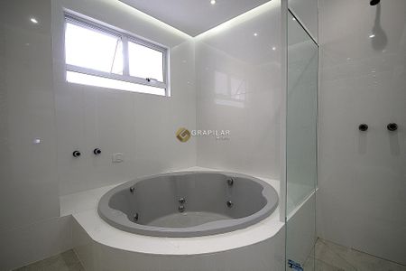 10_photo/94dce56a43.64b1cfad6bd383d8-ATLAS-b1d8f927-c40b-4052-bbdd-c8497ff587b4.jpg de casa à venda com 4 quartos, 295m² em Cajuru, Curitiba