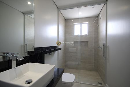 42_photo/94dce56a43.64b1cfad6bd383d8-ATLAS-d5ed1c0c-8628-43d3-b5c6-f276c315e3ce.jpg de casa à venda com 4 quartos, 295m² em Cajuru, Curitiba