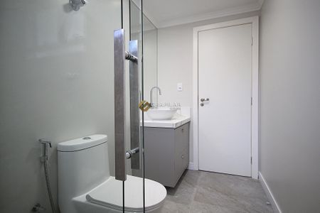 11_photo/94dce56a43.64b1cfad6bd383d8-ATLAS-dc62adde-4498-4645-bebc-d19c0147268d.jpg de casa à venda com 4 quartos, 295m² em Cajuru, Curitiba