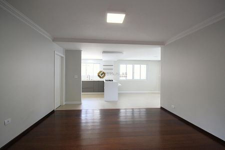 15_photo/94dce56a43.64b1cfad6bd383d8-ATLAS-fee36058-6065-4edb-86a6-bbe6c1083514.jpg de casa à venda com 4 quartos, 295m² em Cajuru, Curitiba