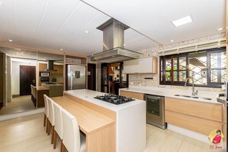 4_photo/94dce56abf.719fbdc320448c84-ATLAS-220e9aa7-c2b5-4ec7-a250-1f205339ccda.jpg de casa à venda com 3 quartos, 506m² em Cajuru, Curitiba