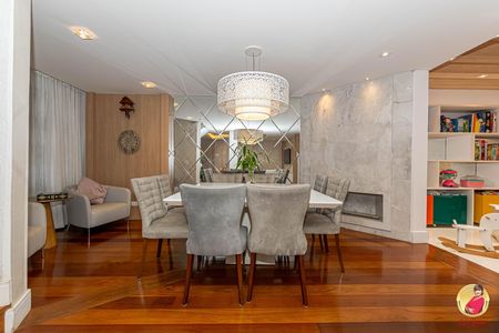 5_photo/94dce56abf.719fbdc320448c84-ATLAS-fb511665-9d4f-4d9d-b9f4-7487bdc30e31.jpg de casa à venda com 3 quartos, 506m² em Cajuru, Curitiba