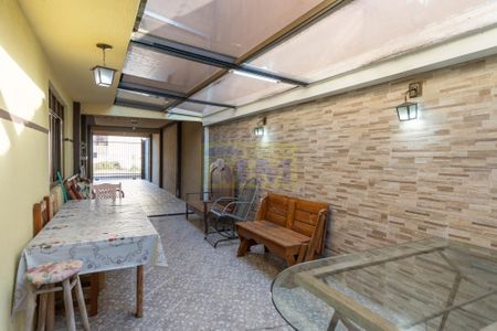 9_photo/94dce56bf7.e6f02a1e96aef2b1-ATLAS-03b3c5d2-d379-4b42-ae0e-29e6a9eb3135.jpg de casa à venda com 3 quartos, 250m² em Cajuru, Curitiba