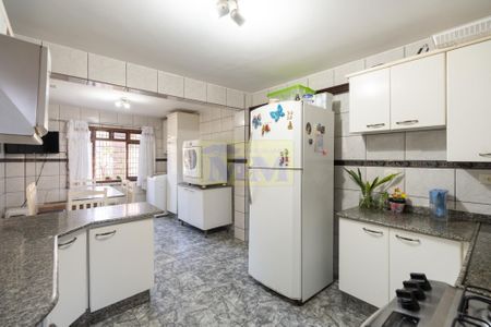 3_photo/94dce56bf7.e6f02a1e96aef2b1-ATLAS-2912f96f-914b-4b76-9154-9e8a7ffd493c.jpg de casa à venda com 3 quartos, 250m² em Cajuru, Curitiba