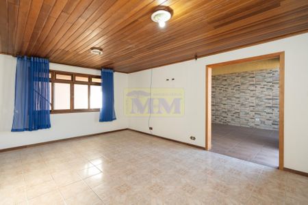 2_photo/94dce56bf7.e6f02a1e96aef2b1-ATLAS-a0ab954a-325d-435b-b7de-6932e039d241.jpg de casa à venda com 3 quartos, 250m² em Cajuru, Curitiba