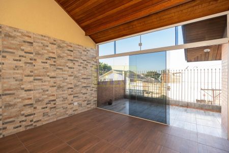 10_photo/94dce56bf7.e6f02a1e96aef2b1-ATLAS-c0fe5e85-66a3-4372-868b-3e79119ab239.jpg de casa à venda com 3 quartos, 250m² em Cajuru, Curitiba